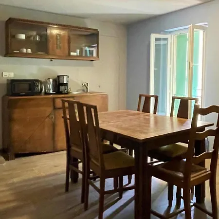 Le Rockastel 3* Le Caylar